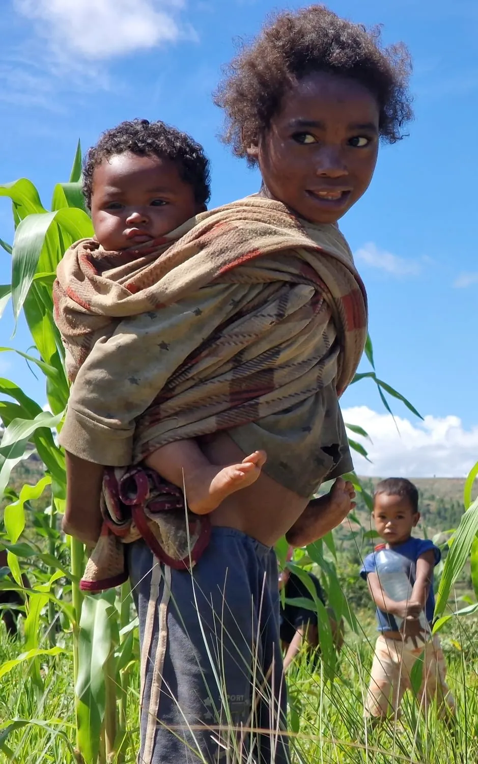 enfants à madagascar : projet eveil 2025